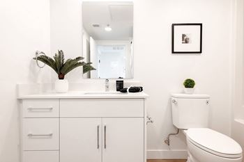 Led bathroom vanity light